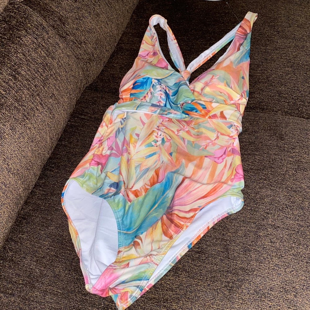 Leaf print swim suit
